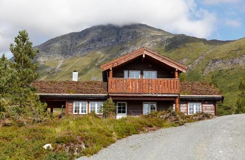 Stryn Villa | Large Mountain Lodge Stryn - sleeps 16 guests