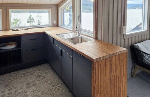 Steinsetbygdi House | Large secluded cabin with spa and view in Valdres