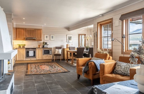 Hemsedal Apartment | Large ski apartment in Skardsnuten, Ski/Inn-Ski/Out