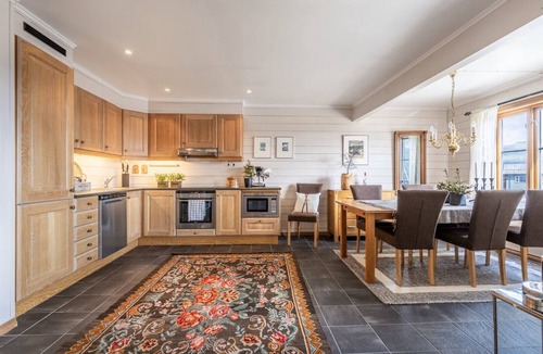 Hemsedal Apartment | Large ski apartment in Skardsnuten, Ski/Inn-Ski/Out