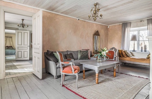 Eskilstuna Municipality House | Large Stylish Charming House With Big Garden