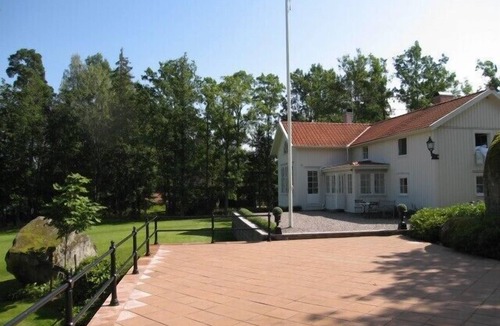 Stora Mellosa House | Large summer house directly by the Hjälmaren Sea