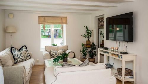 Stromstad Villa | Large villa near Strömstad GK - up to 13 guests
