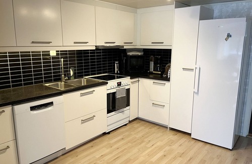 Hultsfred Ski Chalet | Large villa with SPA and lake view outside Hultsfred | SE05067