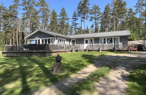 Hultsfred Ski Chalet | Large villa with SPA and lake view outside Hultsfred | SE05067