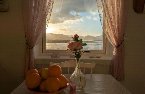Vestvagøy House | Lauvåsstua-Charming house by the sea