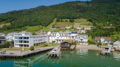 Leikanger Municipality Hotel | Leikanger Fjordhotel - Unike Hoteller