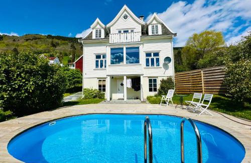 Leikanger Municipality Apartment | Leikanger Fjord Pool Private Apt