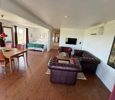 Skivarp Bed & Breakfast | Lejdedals Gård - The Silent Nest