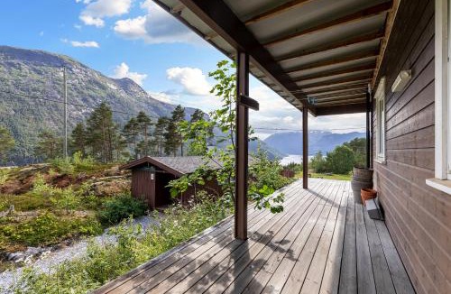 Kaupanger House | Lem Cabins