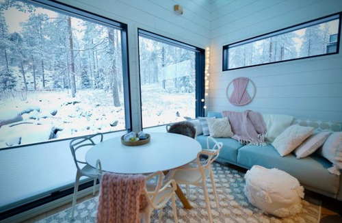 Sirkka Ski Chalet | Levi Glass Roof Lodge