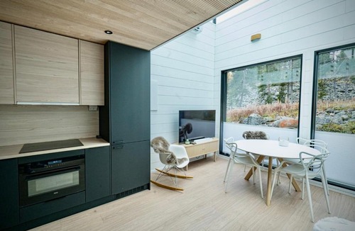 Sirkka Ski Chalet | Levi Glass Roof Lodge