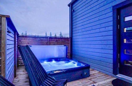 Sirkka Ski Chalet | Levi Glass Roof Lodge