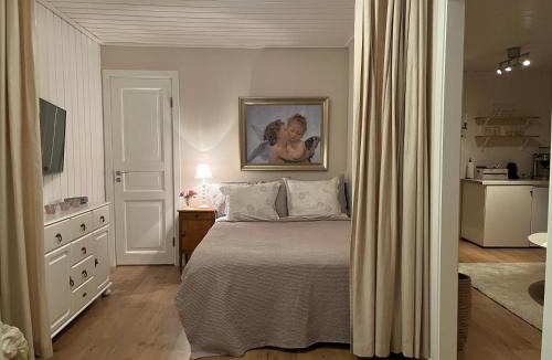 Harnosand Cabin | Lilla gröna huset på gården