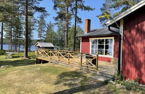 Bjurholm Cottage | Lillarmsjö-cottage, cottage with lake view.