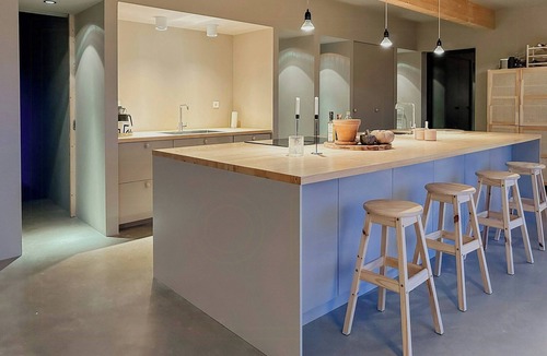 Sodvik House | Limestone barn overlooking the strait on Öland