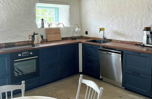 Burgsvik House | Limestone house near Hoburgsgubben on Gotland