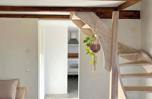 Nar House | Limestone house with park-like garden in När