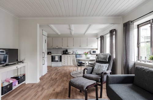 Uddevalla Apartment | Linneby 5 minutes from center, private parking in the yard