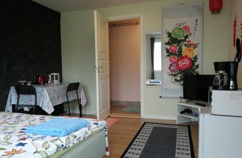 Alvsered Bed & Breakfast | Lins B&B