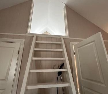 Arendal Apartment | Lite hus til leie sommeren 2024