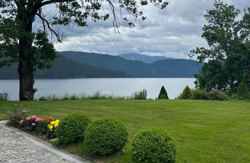 Atra House | Liten hytte i Tinn