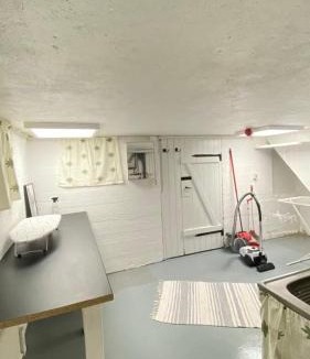 Orebro Apartment | Little red house located 400m from university in Örebro