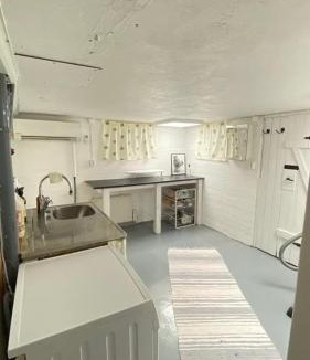 Orebro Apartment | Little red house located 400m from university in Örebro