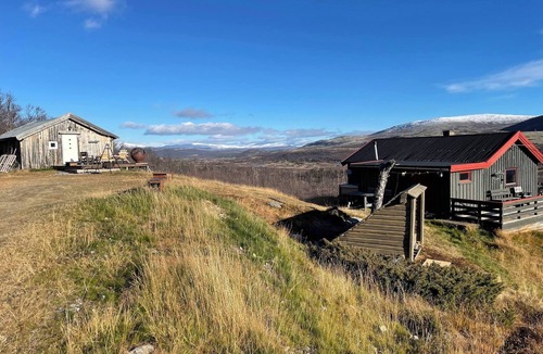 Dovre Cabin | Live in the realm of the musk oxen on Dovrefjell