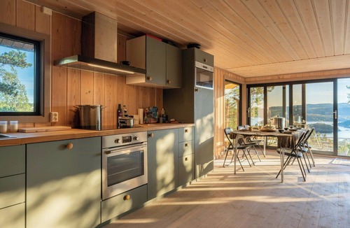 Frogn House | Live in treetops with fjord view