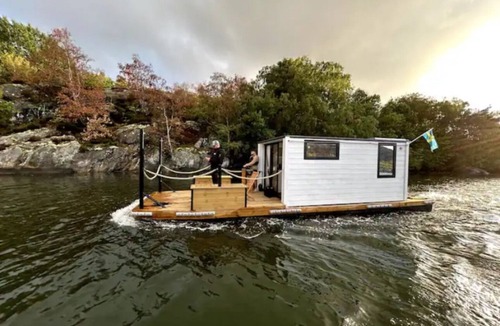 Galgamarken-Trosso Boat Rental | Live next to the sea in a houseboat in the middle of Karlskrona City Center