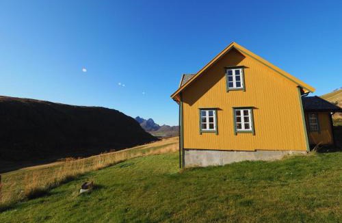 Vestvagøy House | Lofoten Hiking Lodge