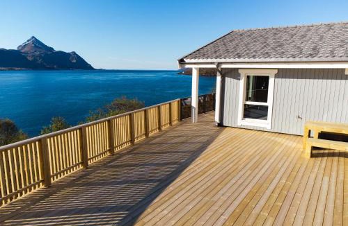 Flakstad Apartment | Lofoten Paradise Cabins Sea View