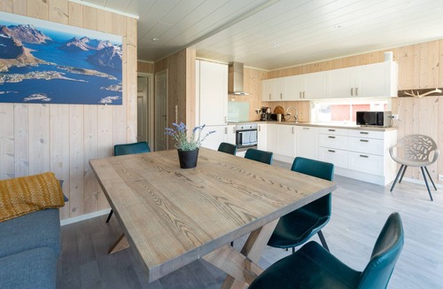 Ballstad Cabin | Lofoten Waterfront luxury lodge