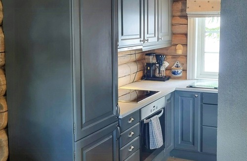 Svingvoll House | Log cabin directly by the ski slopes