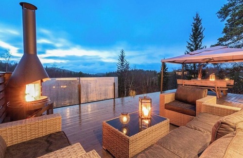 Evje House | Log cabin in Evje surrounded by activity