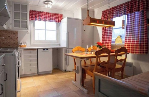 Hallen House | Log cabin near Bydalsfjällen ski resort