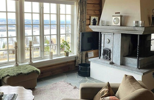 Kamben House | Log cabin with a view at Golsfjellet