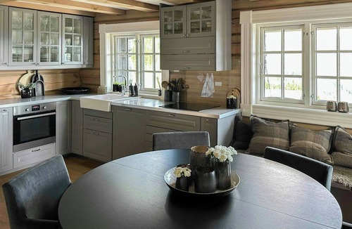 Voss House | Log cabin with panoramic views at Voss Resort