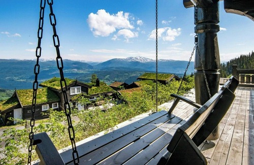 Voss House | Log cabin with panoramic views at Voss Resort