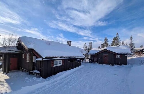 Svingvoll House | Log cabin with panoramic views at Skeikampen