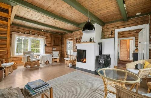 Sor-Aurdal House | Log Cabin With Private Waterfront And Views
