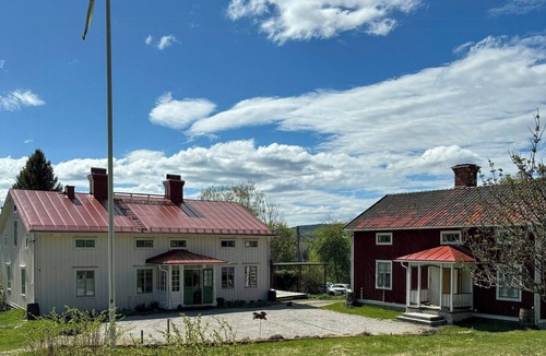 Sundsvall House | Log cabin with sauna by Ljungan