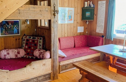 Austbygde House | Log cabin with view of Gaustatoppen