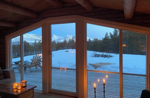 Folldal House | Log cabin with views of Rondane mountains
