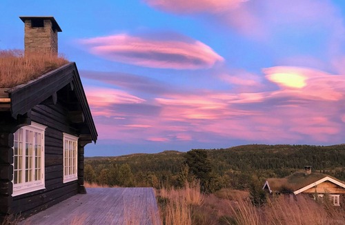 Al Municipality House | Log cabin with views of Lake Svansettjønni