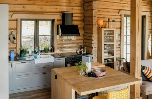 Hallen House | Log house with sauna and fireplace in Bydalen