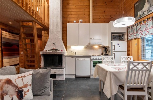 Yllasjarvi House | Lomaylläs maja, palovaarankaarre 6 a by Interhome
