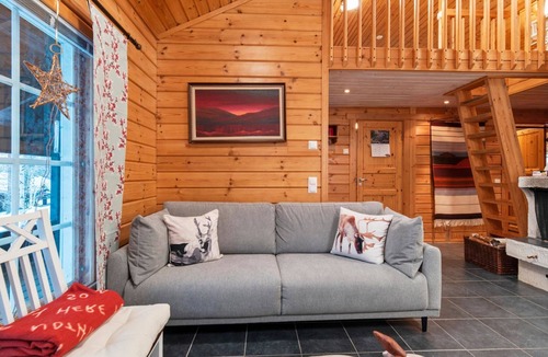 Yllasjarvi House | Lomaylläs maja, palovaarankaarre 6 a by Interhome