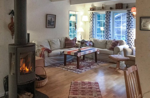 Laggarsvik House | Look forward to a relaxing vacation near the sea in this beautiful vacation home!